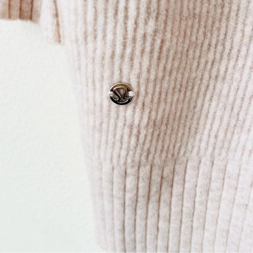 Lululemon MEDIUM Restful Intentions Cashlu pink pocketed sweater